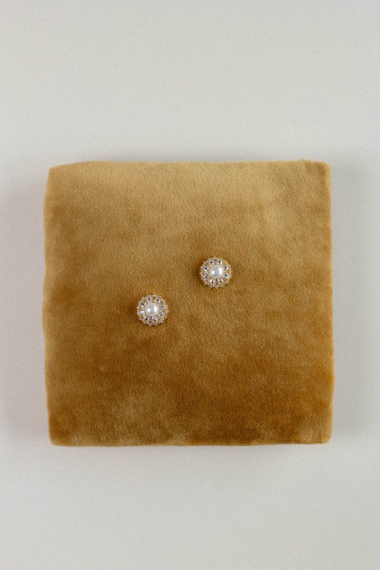 Alienore earrings